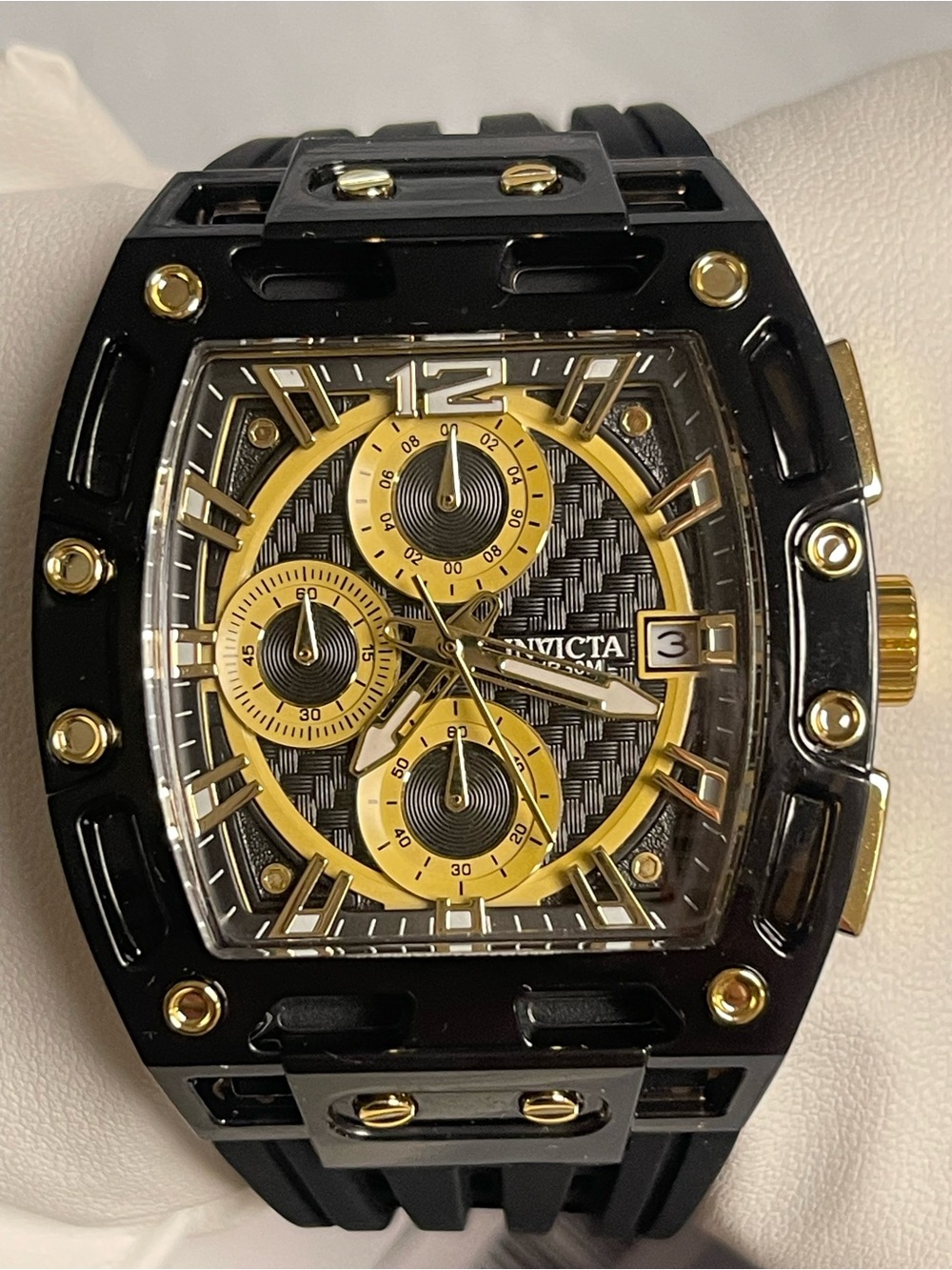 - Invicta S1 Rally Allogrip Men
42mm Black Tone Case Black+Gold
Metal Dial Black